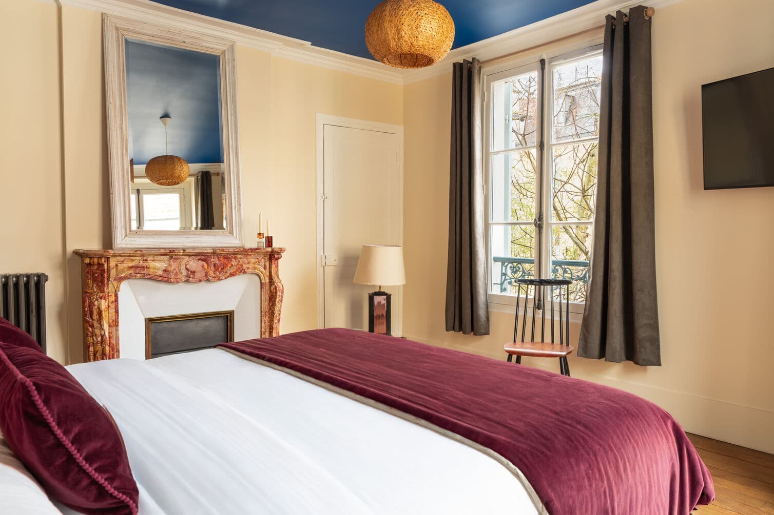 Chambre intimiste au cœur du quartier historique de Versailles