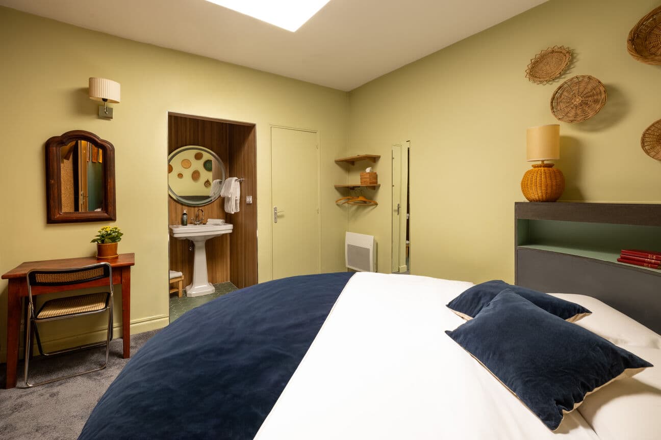 Chambre double confortable à l'Hôtel d'Angleterre
